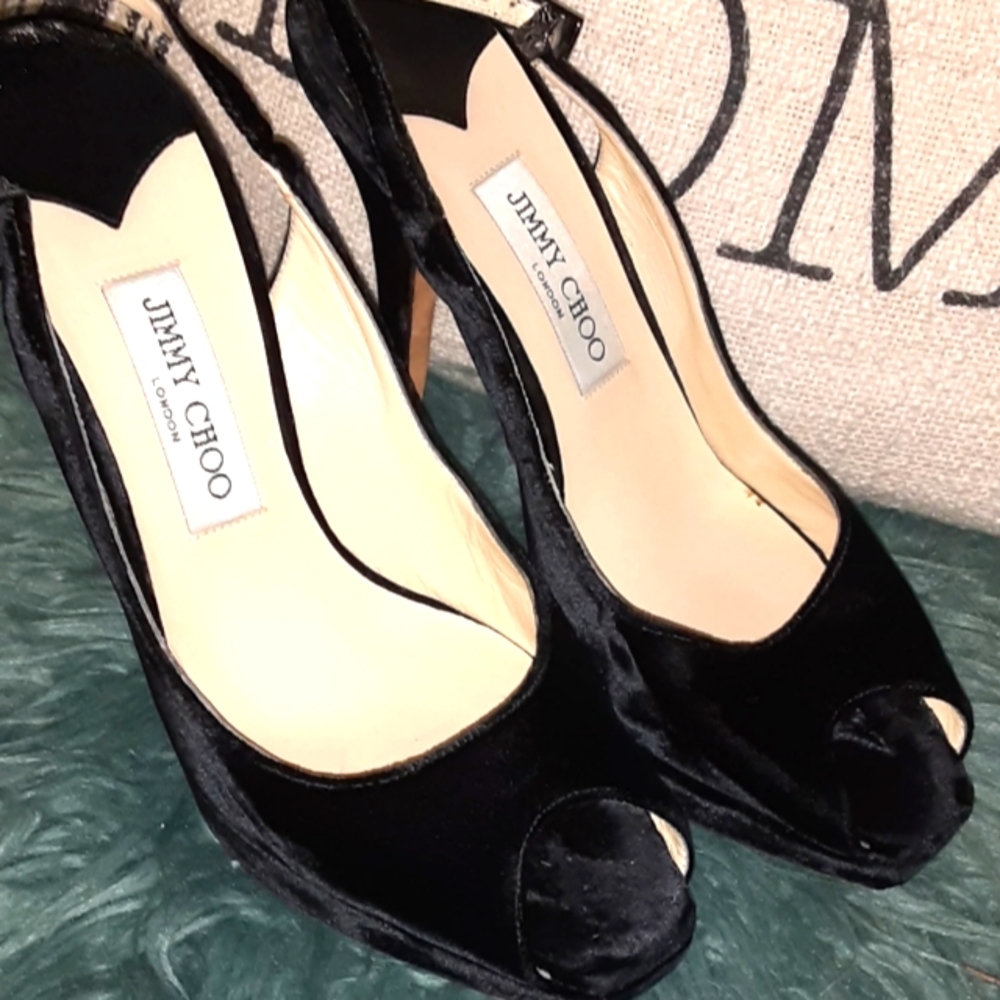 Sexy Black "Jimmy Choo" slingback shoes
